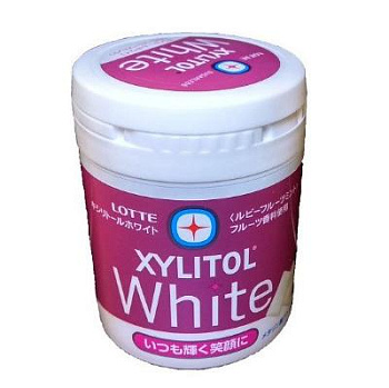 Жевательная резинка "Xylitol White Gum Family Bottle", 143гр